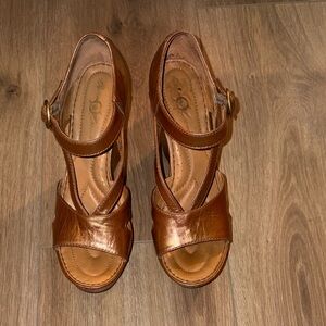 Born Crown Mettalic leather wedge sandal 4”, 1.5 platform.